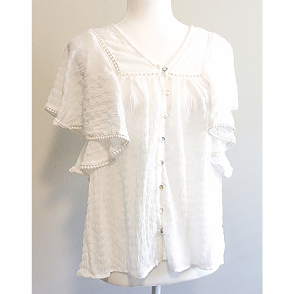 Dotted Trim Top - Picture 3 of 7